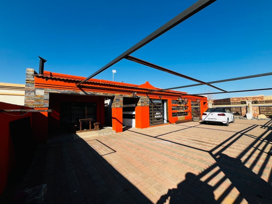 3 Bedroom Property for Sale in Bloemside 2 Free State